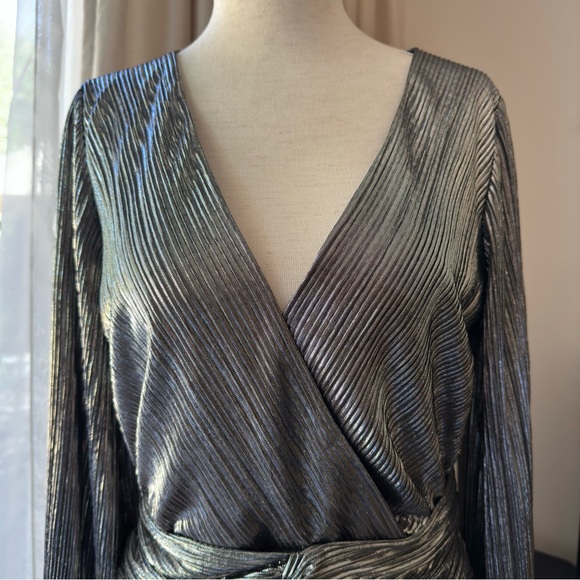ML Monique Lhuillier Metallic Blouse Silver Small - Picture 5 of 15